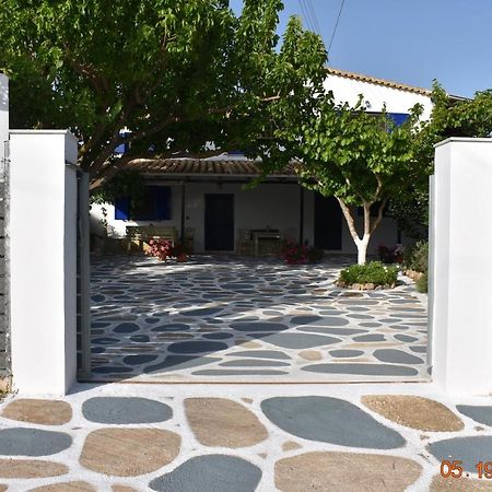 Villa Pigadia à Vromonérion Extérieur photo