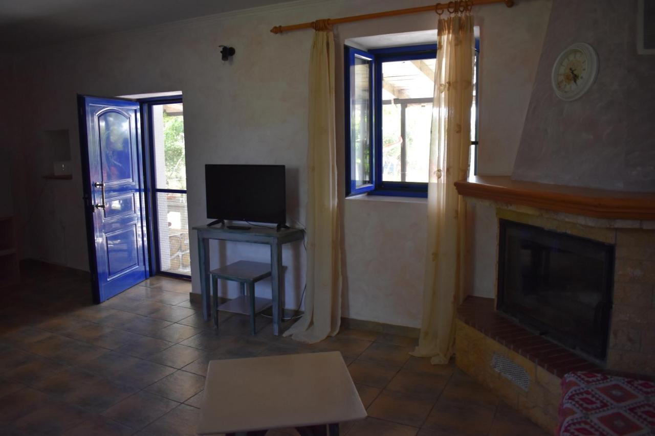 Villa Pigadia à Vromonérion Extérieur photo
