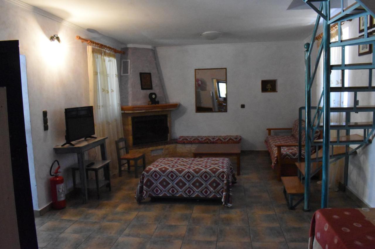 Villa Pigadia à Vromonérion Extérieur photo