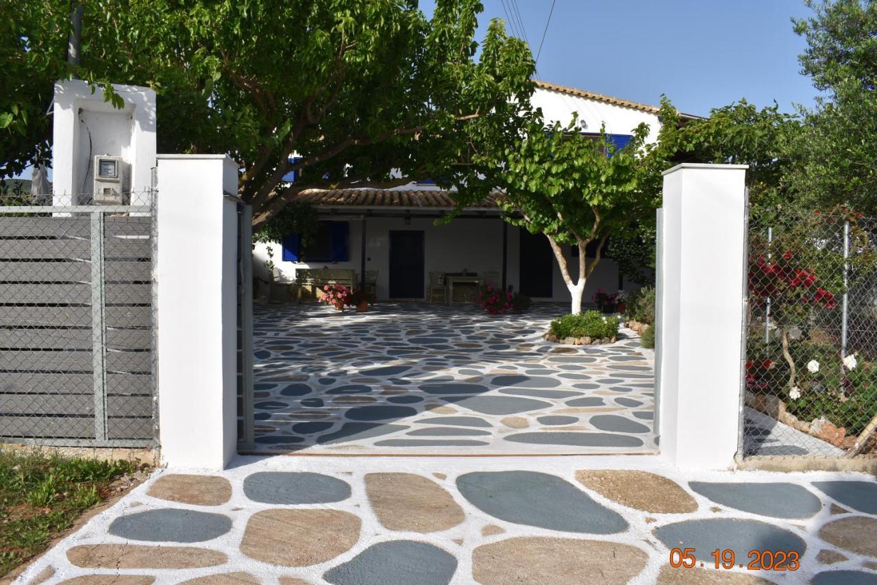 Villa Pigadia à Vromonérion Extérieur photo